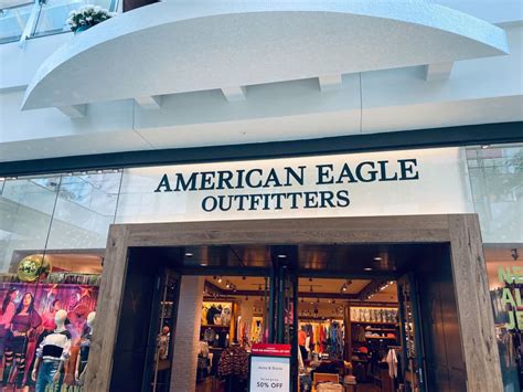 when does american eagle open today