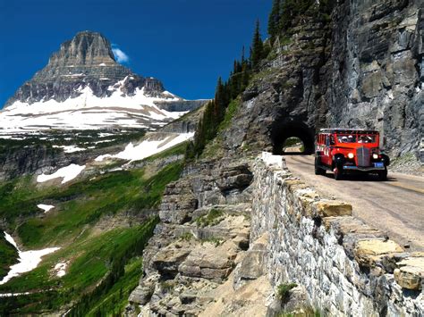 when does going to the sun road usually close