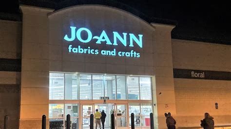 Joann Fabrics Store Hours and Closing Time