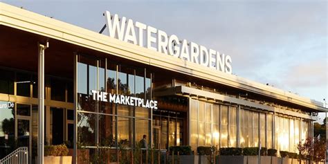 when does watergardens close