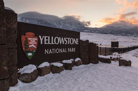 when does yellowstone close 2023