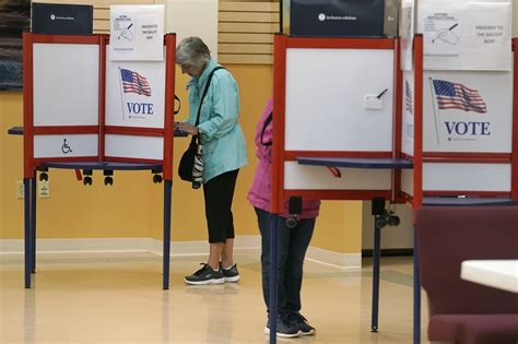 when is early voting in mass