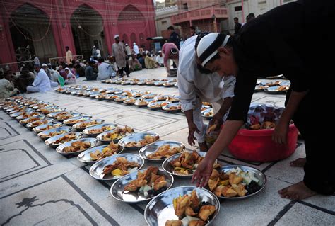 when is eating allowed in ramadan