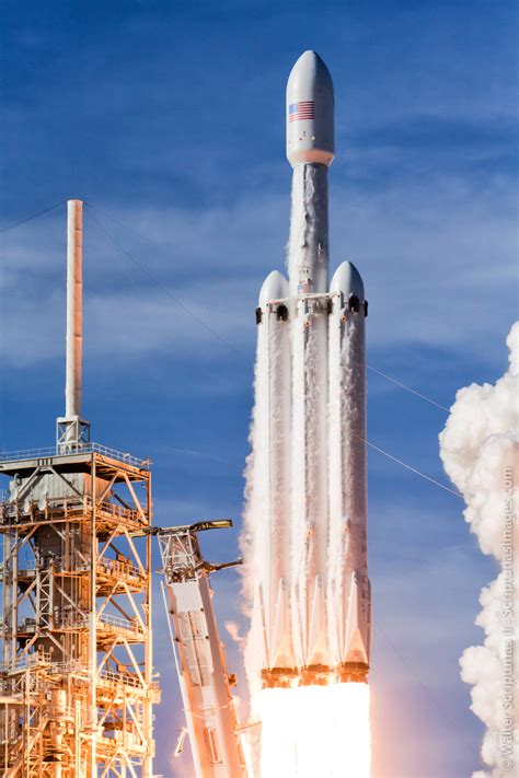 when is falcon heavy launching