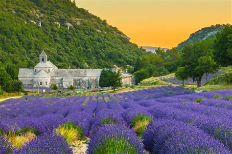 when is the best time to visit provence