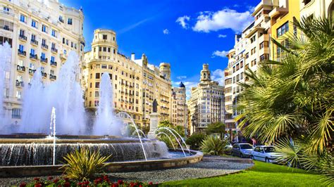 when is the best time to visit valencia spain