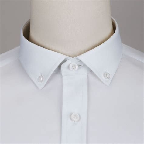 When To Button Collar Buttons