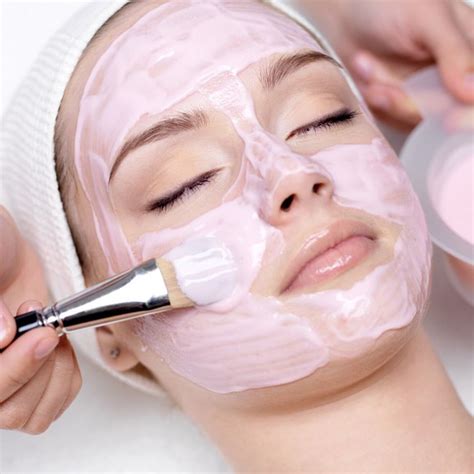 AtHome Dermaplaning What Is It And How To Do It Right in 2021