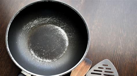 when to replace non stick pans