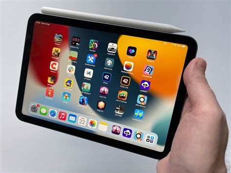 when was apple ipad 6th generation released