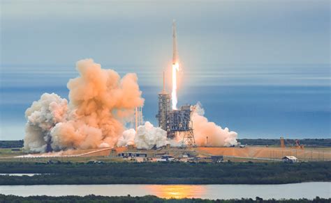 when was spacex first successful launch
