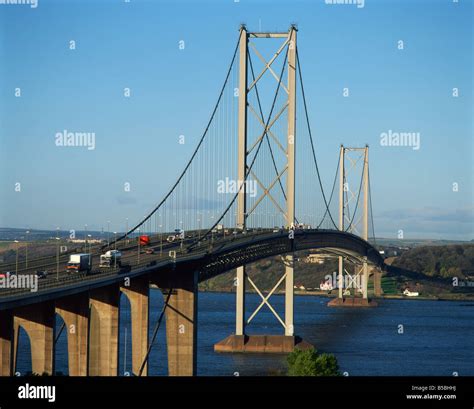 when was the forth road bridge built