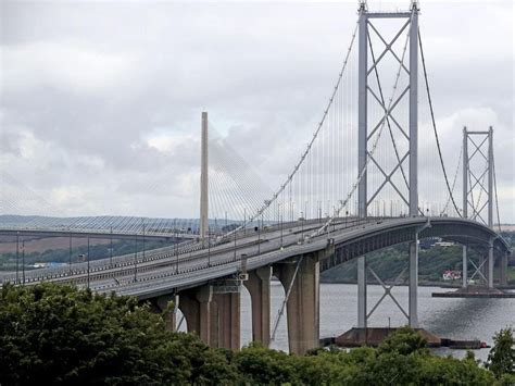 when was the forth road bridge opened