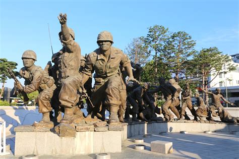 when was the korean war monument built
