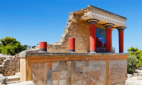 when was the palace of knossos built