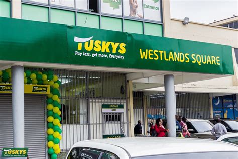 when was tuskys supermarket founded