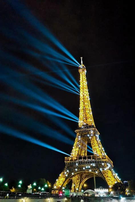 Top 97+ Pictures What Time Does The Eiffel Tower Light Up In August Latest