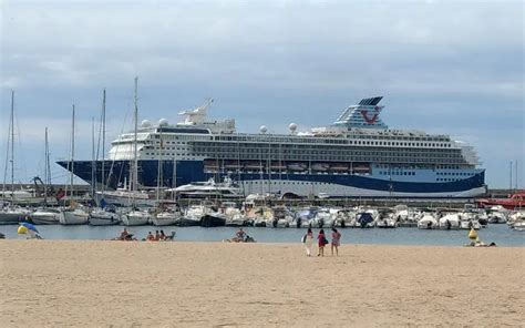 where do cruise ships dock in palamos