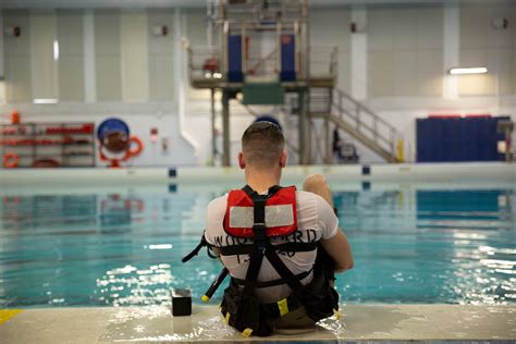 where do navy rescue swimmers train