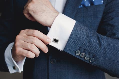 Where Do The Cufflinks Go On A Tux