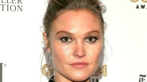 where does julia stiles live now