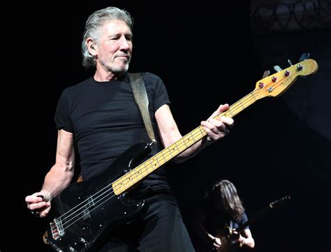where does roger waters live