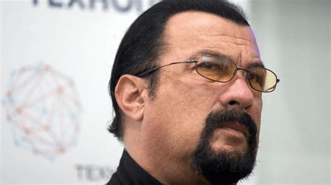 where does steven seagal live now