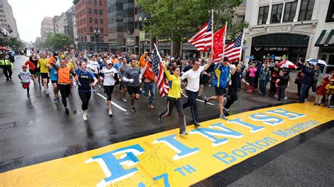 where does the boston marathon finish