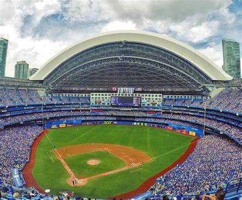 where does the toronto blue jays play