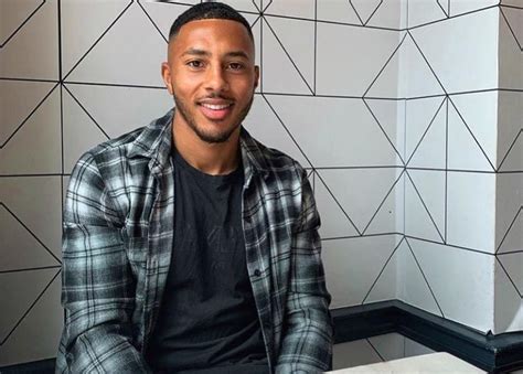 Where Is Aaron Simpson From