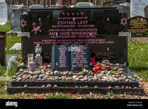 where is amy winehouse grave