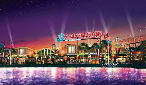 where is asiatique located