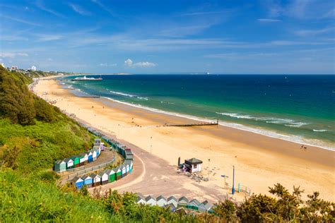 where is bournemouth beach located