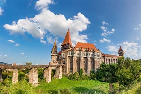 where is corvin castle from sibiu