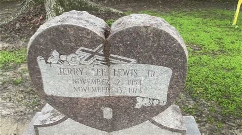 where is jerry lewis buried