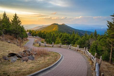where is mount mitchell nc