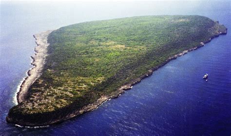 where is navassa island