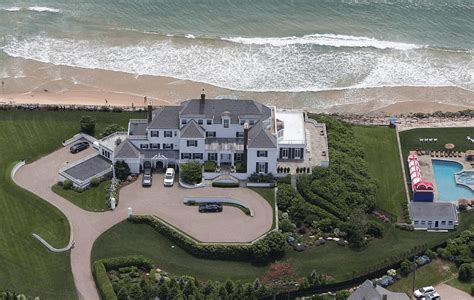 where is taylor swift from rhode island