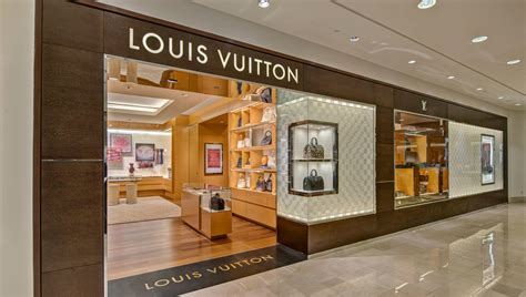 where is the closest louis vuitton store