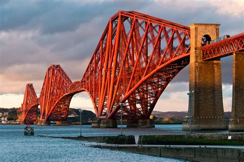where is the forth bridge in scotland