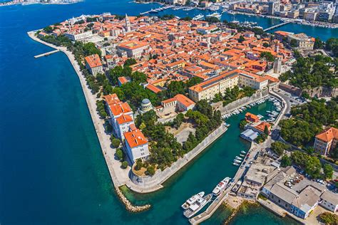 where is the port in zadar