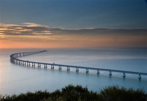where is the world's longest sea bridge