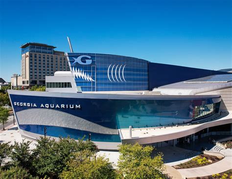 where to park for georgia aquarium