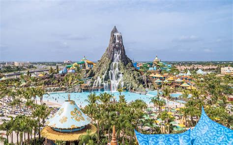 where to park for volcano bay