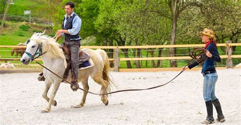 where to ride a horse near me for beginners
