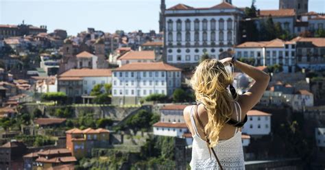 which airlines fly to porto portugal