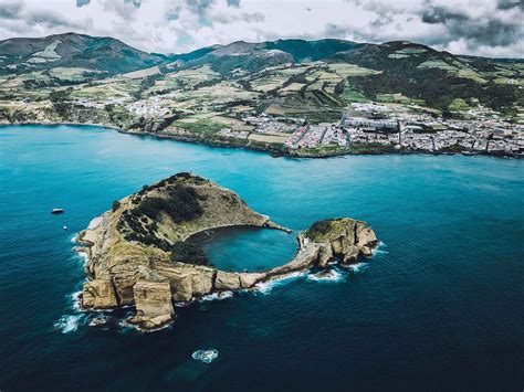 which azores island has the volcano