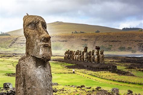 which culture created the easter island heads
