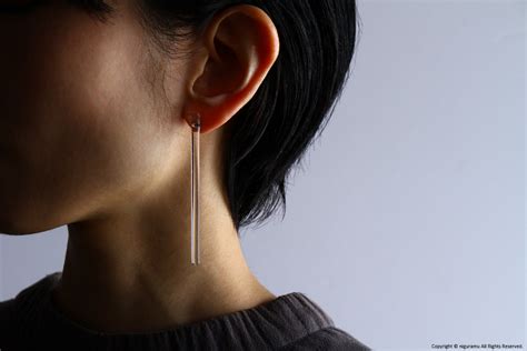 Which Earring Side Is Straight