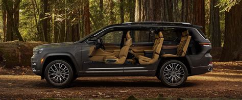 which grand cherokee has 3 rows